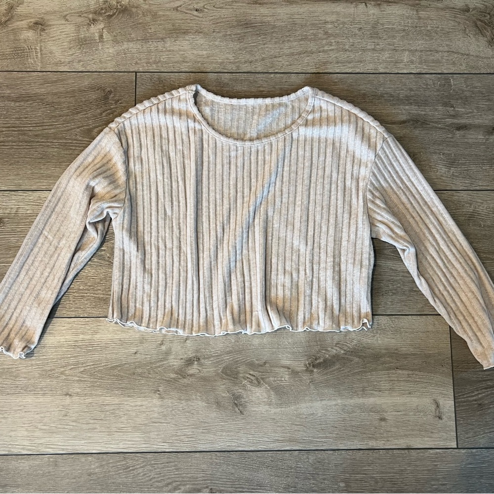 Light tan/beige crop top sweater